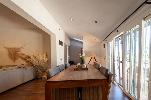 3 slaapkamer Huis te koop in La Duquesa / Puerto de la Duquesa, Manilva met zwembad - € 340.000 (Ref: 8389729)