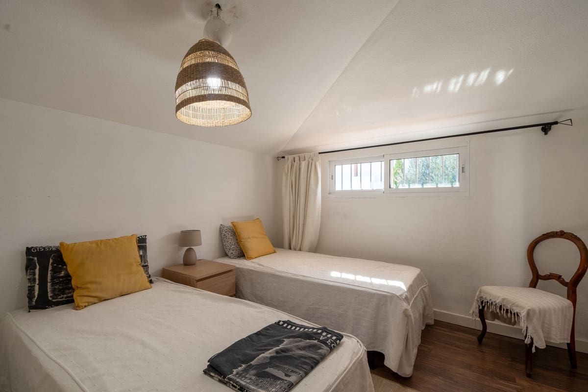 3 bedroom Townhouse for sale in La Duquesa / Puerto de la Duquesa with pool - € 340,000 (Ref: 8389729)