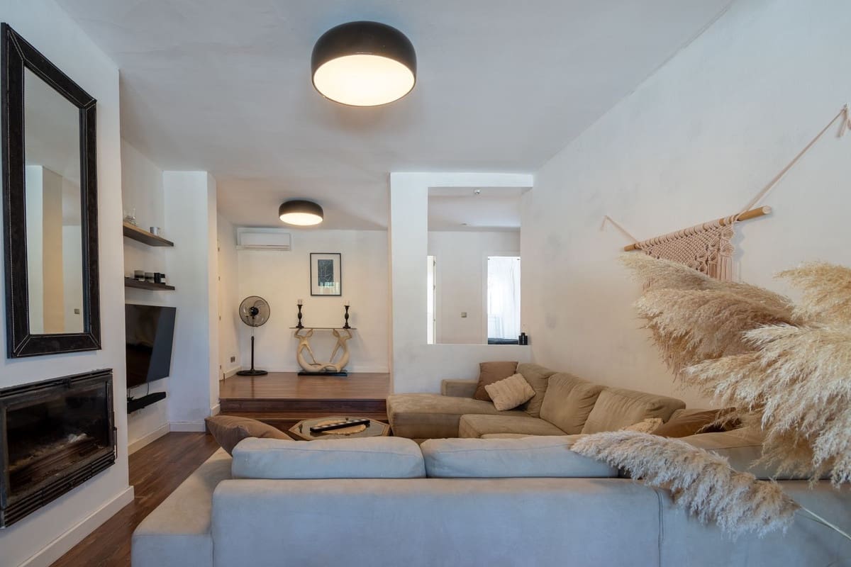 3 soveværelse Byhus til salg i La Duquesa / Puerto de la Duquesa med swimmingpool - € 340.000 (Ref: 8389729)