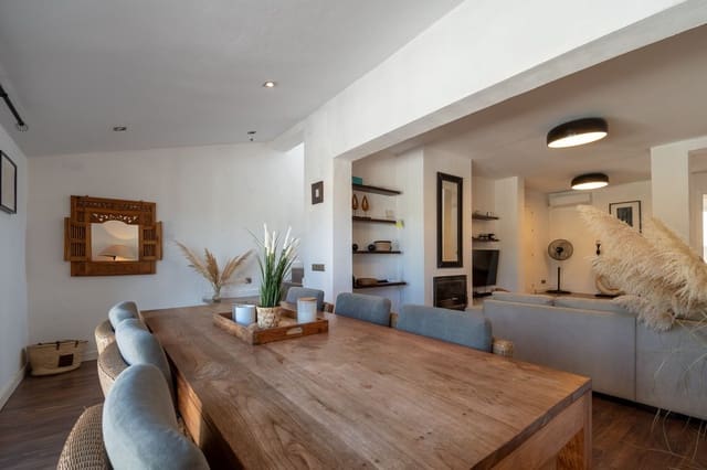 3 soveværelse Byhus til salg i La Duquesa / Puerto de la Duquesa, Manilva med swimmingpool - € 340.000 (Ref: 8389729)