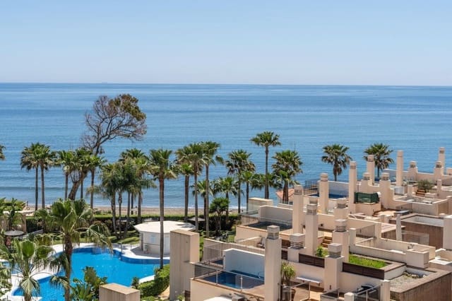 2 bedroom Penthouse for sale in Estepona with pool garage - € 630,000 (Ref: 8389888)