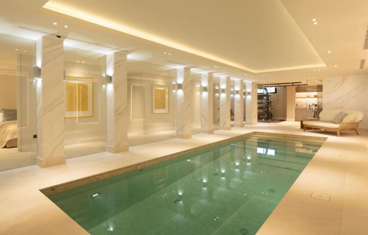 8 bedroom Villa for sale in Benahavis with pool garage - € 10,900,000 (Ref: 8393301)