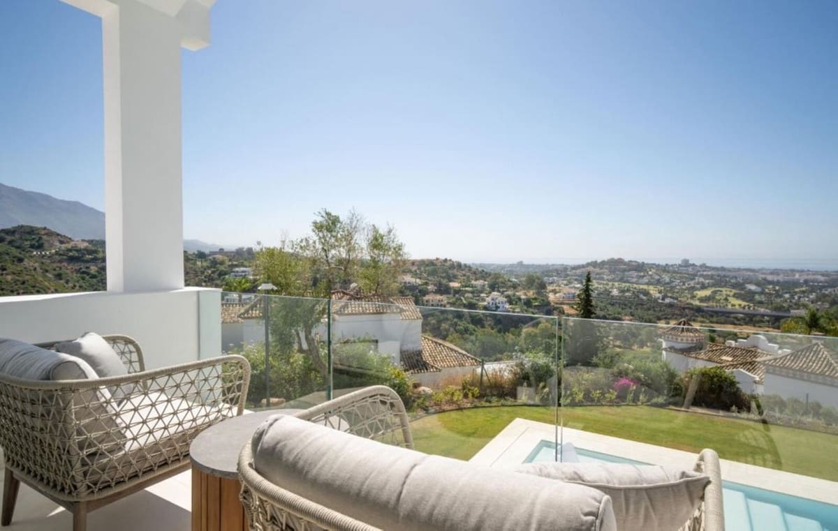 8 bedroom Villa for sale in Benahavis with pool garage - € 10,900,000 (Ref: 8393301)