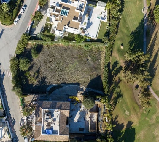 Building Plot for sale in Nueva Andalucia, Marbella - € 3,200,000 (Ref: 8393302)
