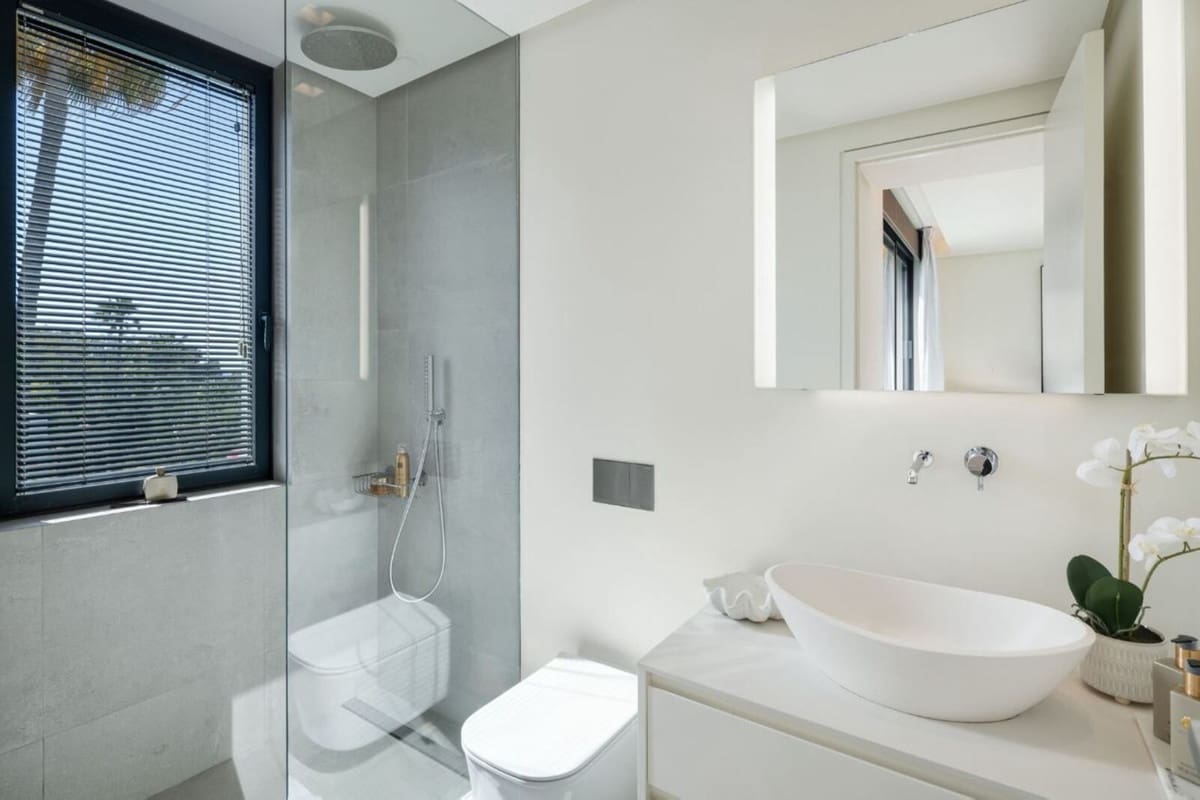 4 sypialnia Willa na sprzedaż w Marbella z basenem garażem - 4 950 000 € (Ref: 8402499)