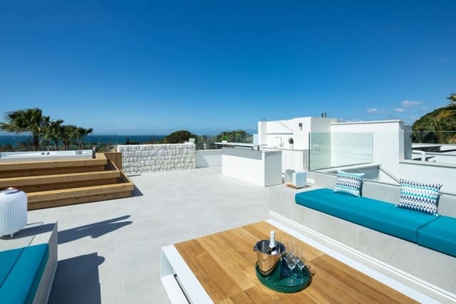 4 sypialnia Willa na sprzedaż w Marbella z basenem garażem - 4 950 000 € (Ref: 8402499)