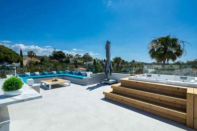 4 sypialnia Willa na sprzedaż w Marbella z basenem garażem - 4 950 000 € (Ref: 8402499)