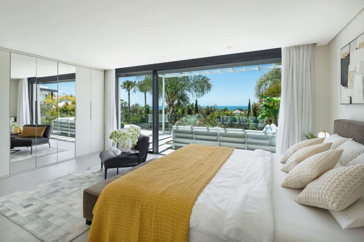 4 sypialnia Willa na sprzedaż w Marbella z basenem garażem - 4 950 000 € (Ref: 8402499)