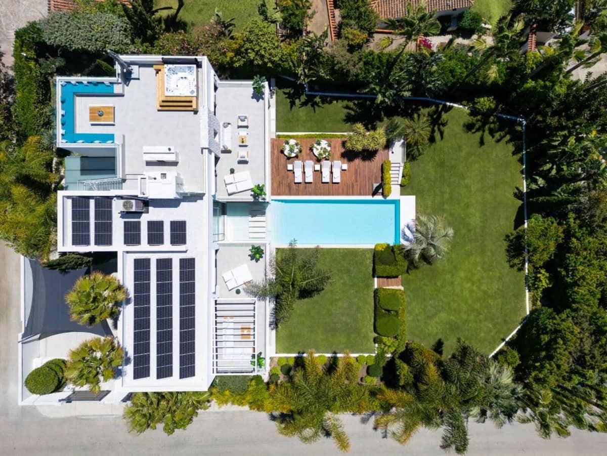 4 sypialnia Willa na sprzedaż w Marbella z basenem garażem - 4 950 000 € (Ref: 8402499)