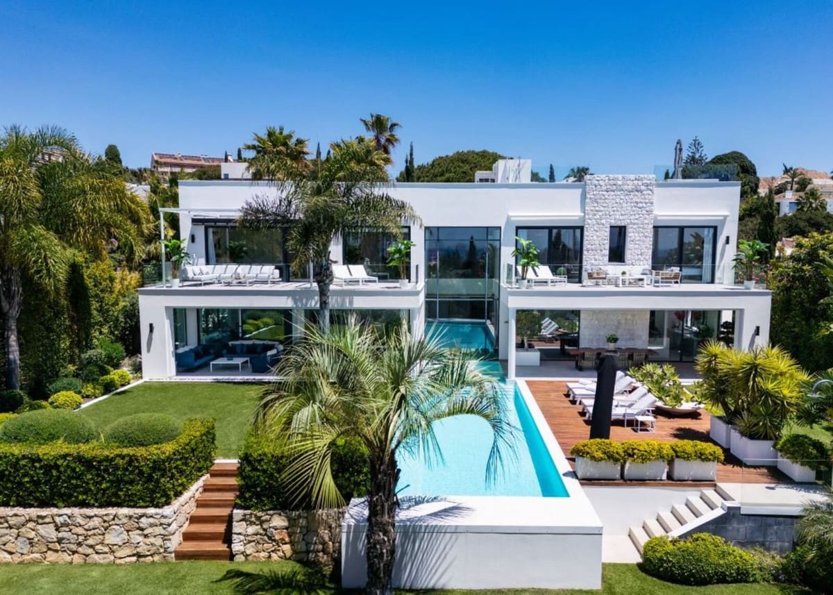 4 sypialnia Willa na sprzedaż w Marbella z basenem garażem - 4 950 000 € (Ref: 8402499)