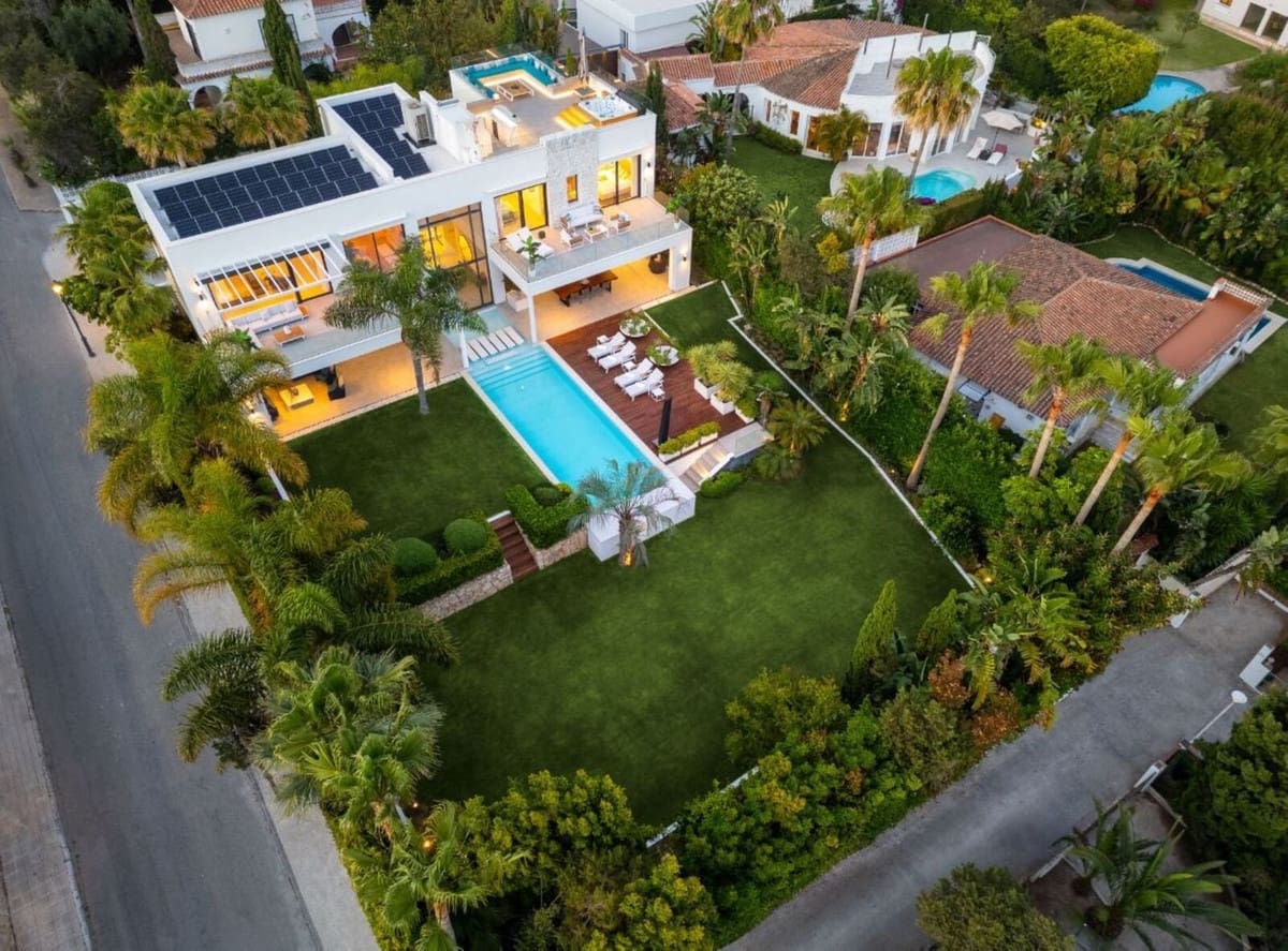 4 sypialnia Willa na sprzedaż w Marbella z basenem garażem - 4 950 000 € (Ref: 8402499)