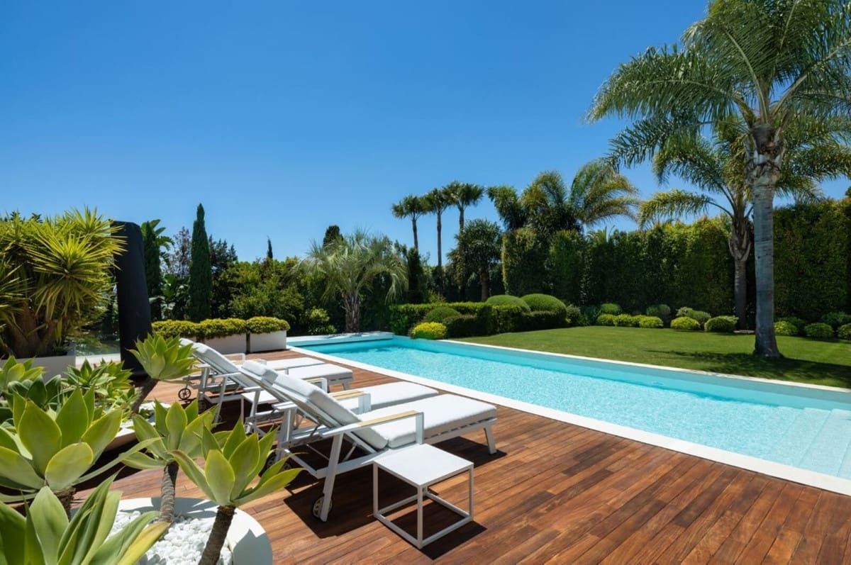 4 sypialnia Willa na sprzedaż w Marbella z basenem garażem - 4 950 000 € (Ref: 8402499)
