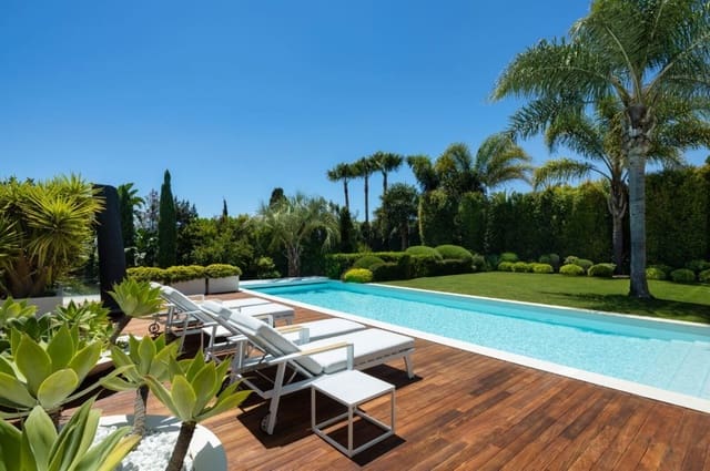 4 sypialnia Willa na sprzedaż w Marbella z basenem garażem - 4 950 000 € (Ref: 8402499)