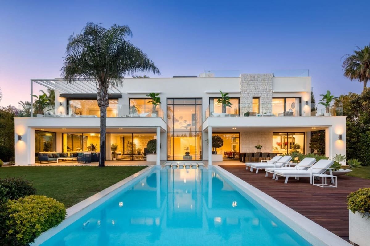 4 sypialnia Willa na sprzedaż w Marbella z basenem garażem - 4 950 000 € (Ref: 8402499)