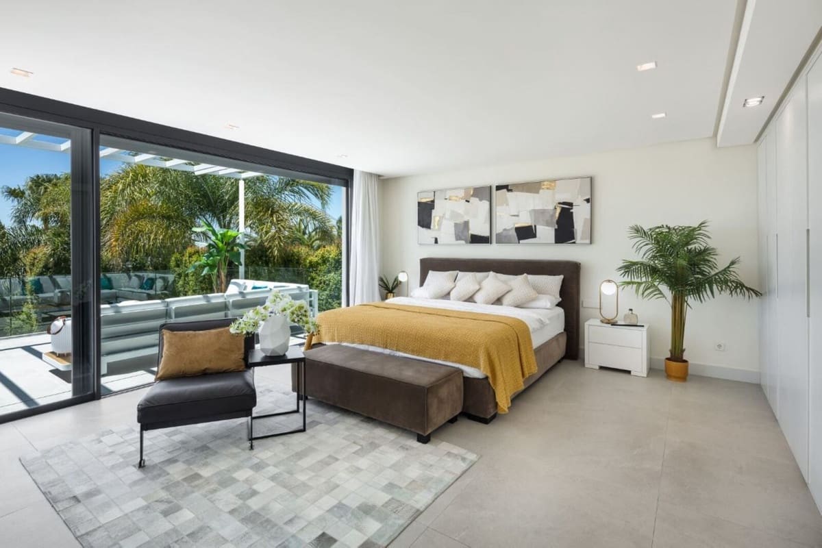 4 sypialnia Willa na sprzedaż w Marbella z basenem garażem - 4 950 000 € (Ref: 8402499)