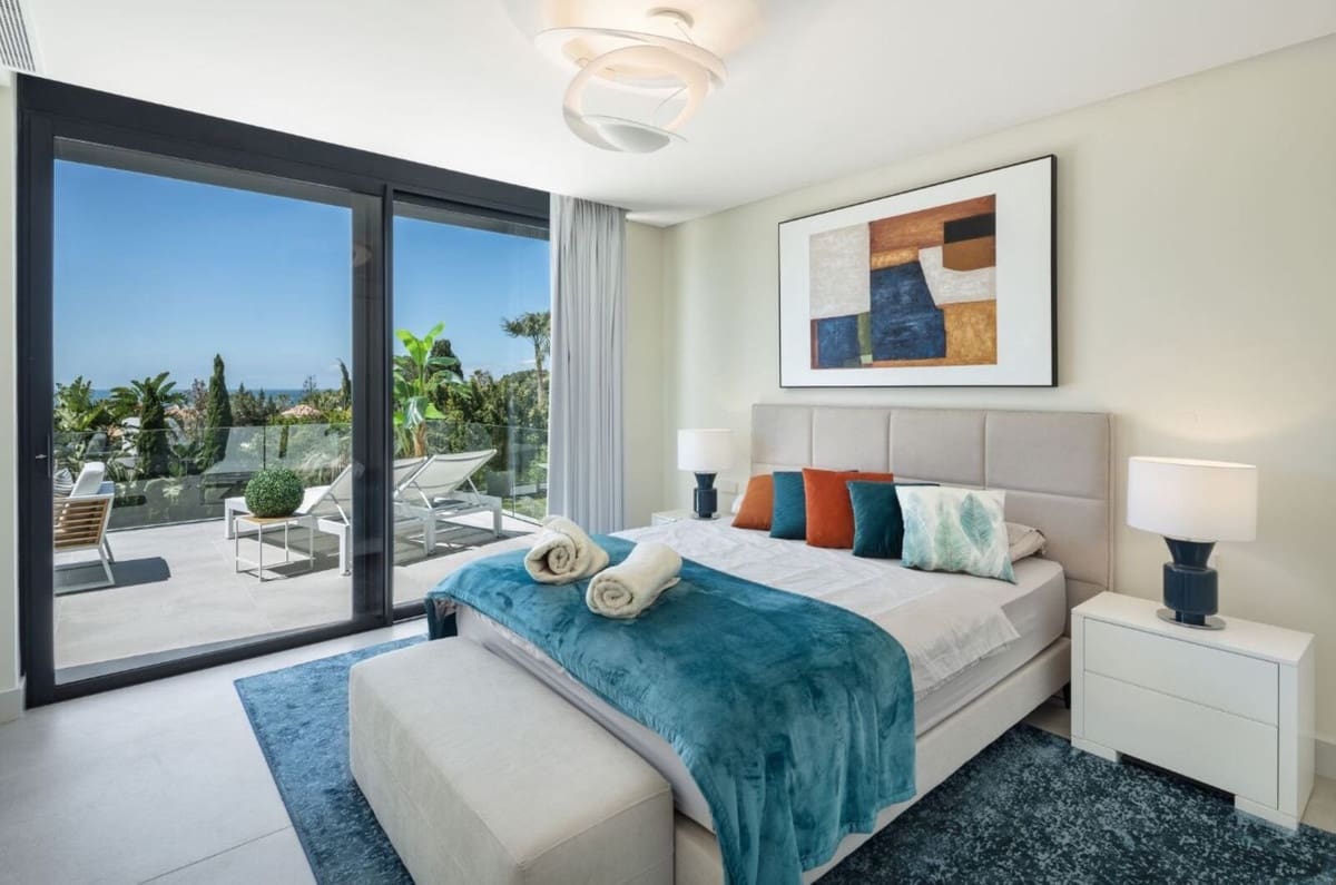 4 sypialnia Willa na sprzedaż w Marbella z basenem garażem - 4 950 000 € (Ref: 8402499)