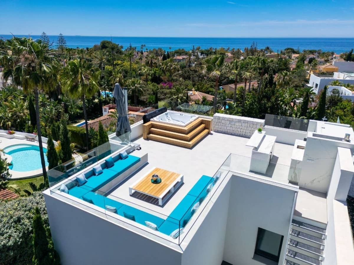 4 sypialnia Willa na sprzedaż w Marbella z basenem garażem - 4 950 000 € (Ref: 8402499)