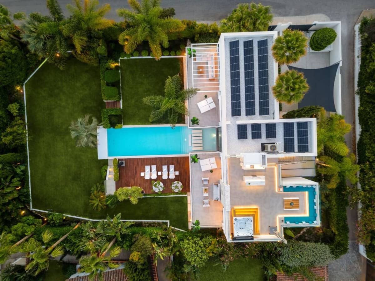 4 sypialnia Willa na sprzedaż w Marbella z basenem garażem - 4 950 000 € (Ref: 8402499)