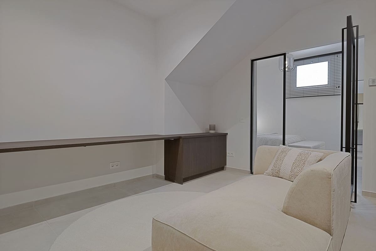 5 bedroom Villa for sale in Benahavis with pool garage - € 3,195,000 (Ref: 8402500)