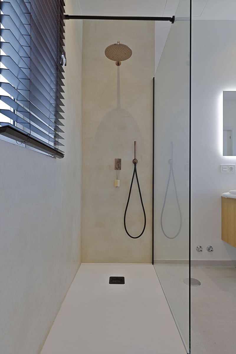 5 bedroom Villa for sale in Benahavis with pool garage - € 3,195,000 (Ref: 8402500)