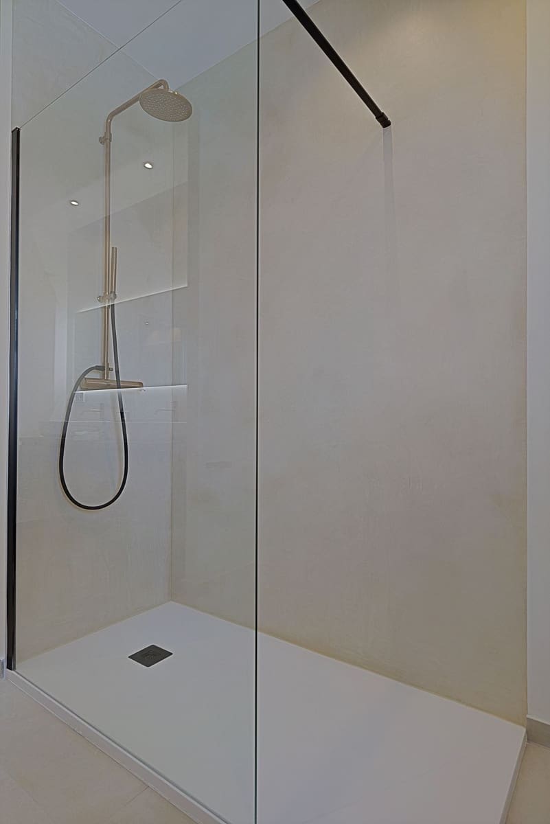 5 bedroom Villa for sale in Benahavis with pool garage - € 3,195,000 (Ref: 8402500)