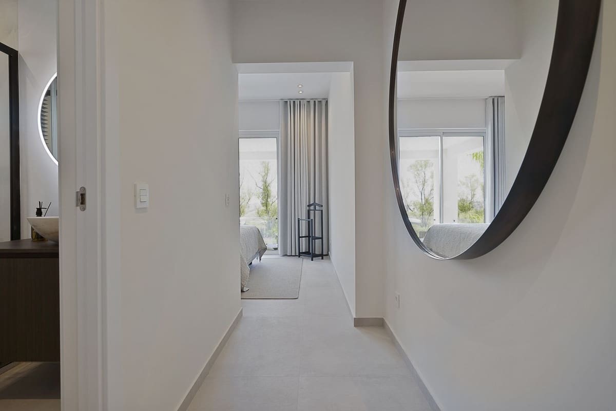 5 bedroom Villa for sale in Benahavis with pool garage - € 3,195,000 (Ref: 8402500)