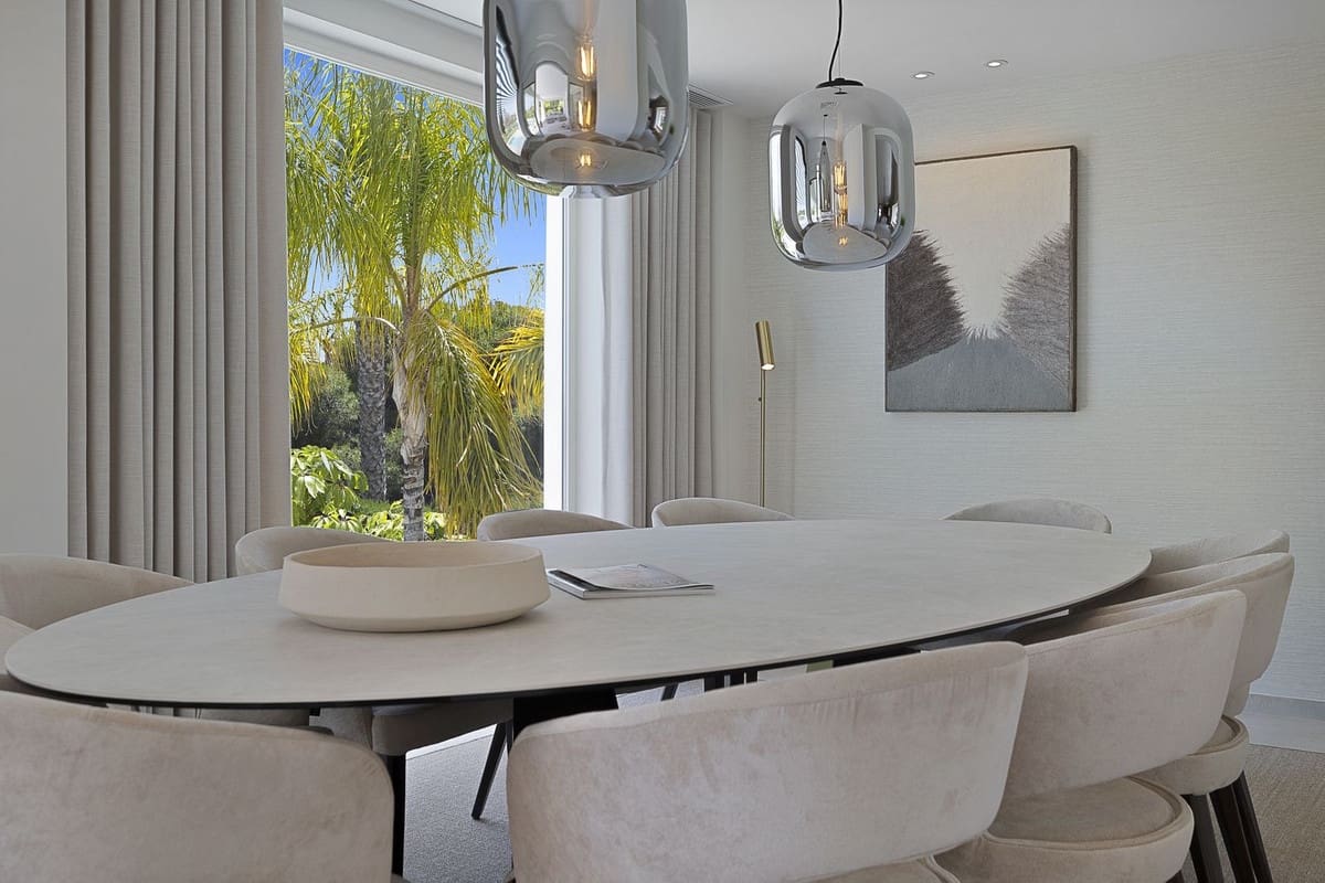 5 bedroom Villa for sale in Benahavis with pool garage - € 3,195,000 (Ref: 8402500)