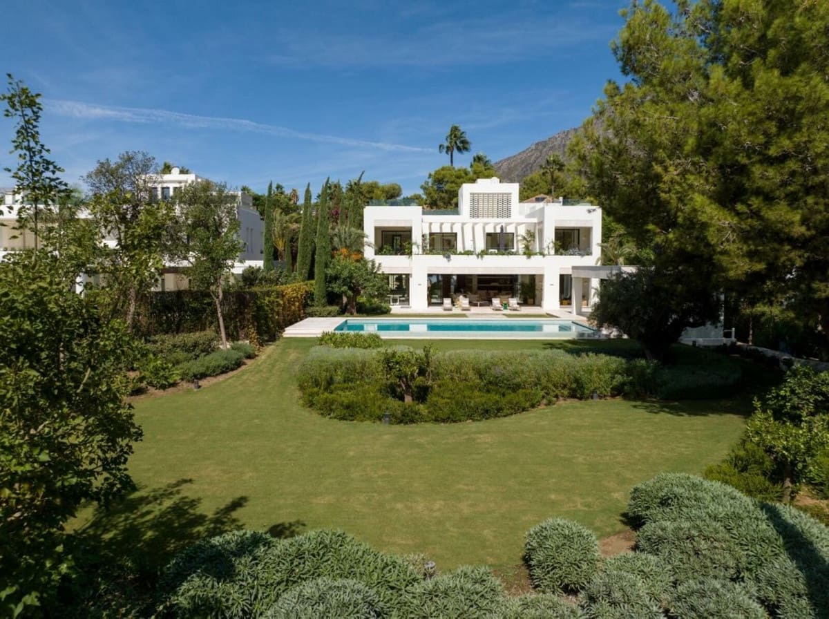5 bedroom Villa for sale in Golden Mile with pool garage - € 12,950,000 (Ref: 8404272)