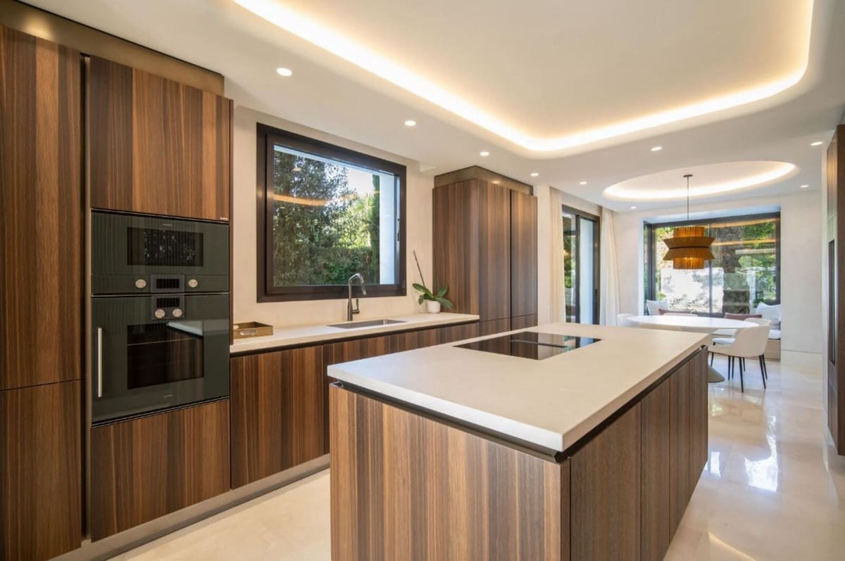 5 camera da letto Villa in vendita in Golden Mile con piscina garage - 12.950.000 € (Rif: 8404272)