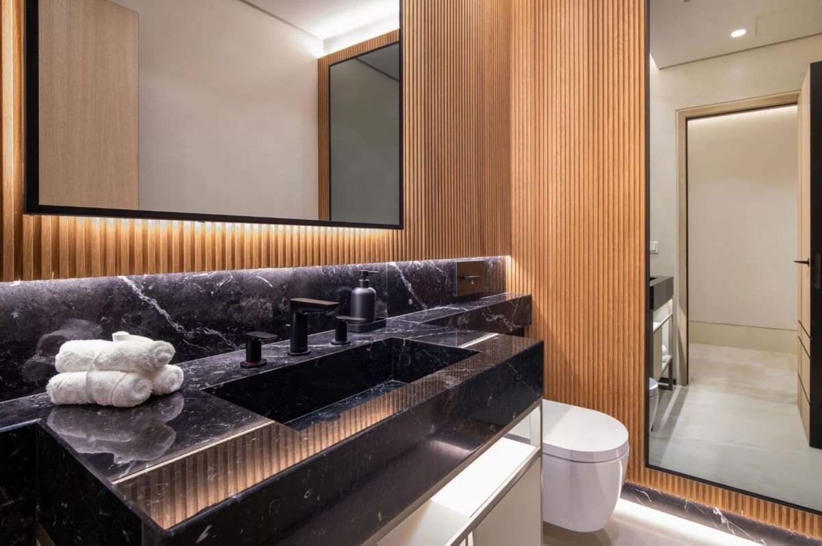 5 bedroom Villa for sale in Golden Mile with pool garage - € 12,950,000 (Ref: 8404272)