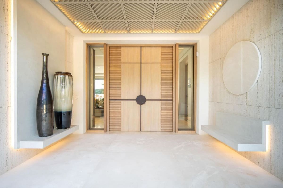 5 bedroom Villa for sale in Golden Mile with pool garage - € 12,950,000 (Ref: 8404272)