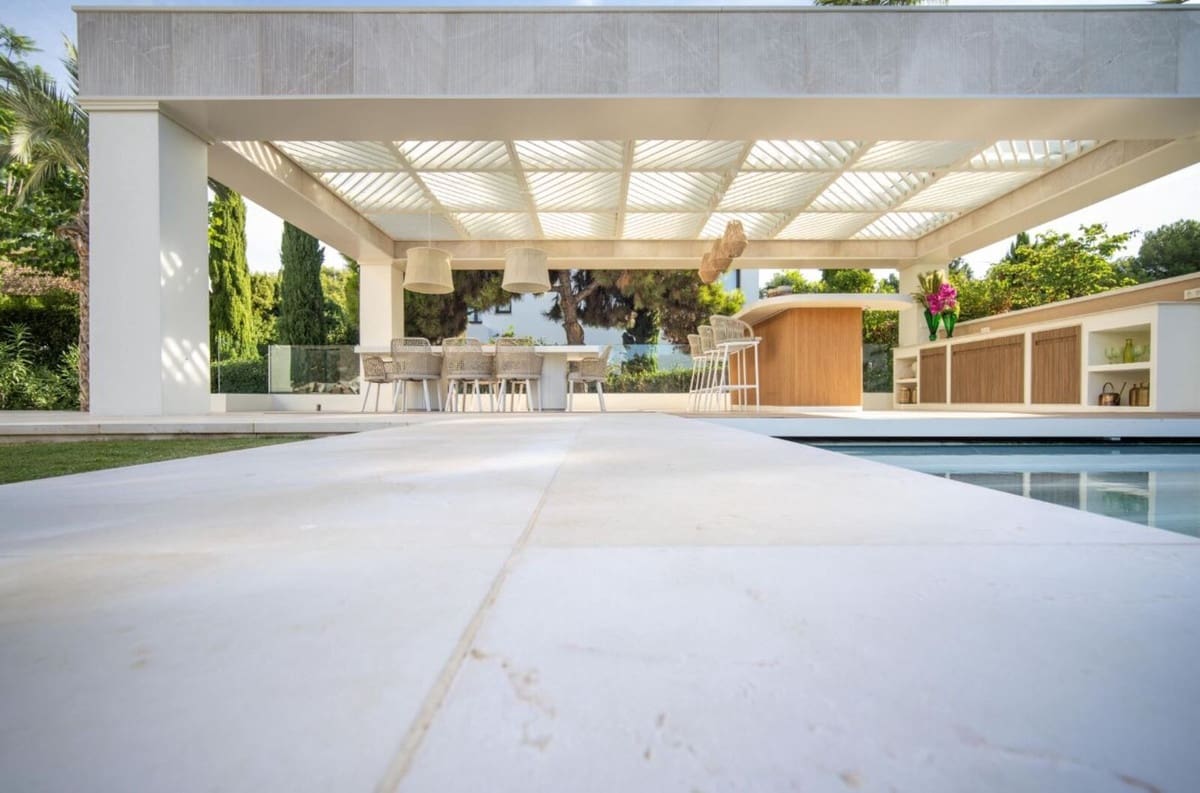 5 bedroom Villa for sale in Golden Mile with pool garage - € 12,950,000 (Ref: 8404272)