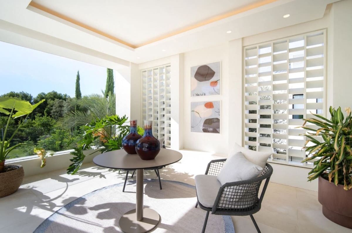 5 bedroom Villa for sale in Golden Mile with pool garage - € 12,950,000 (Ref: 8404272)