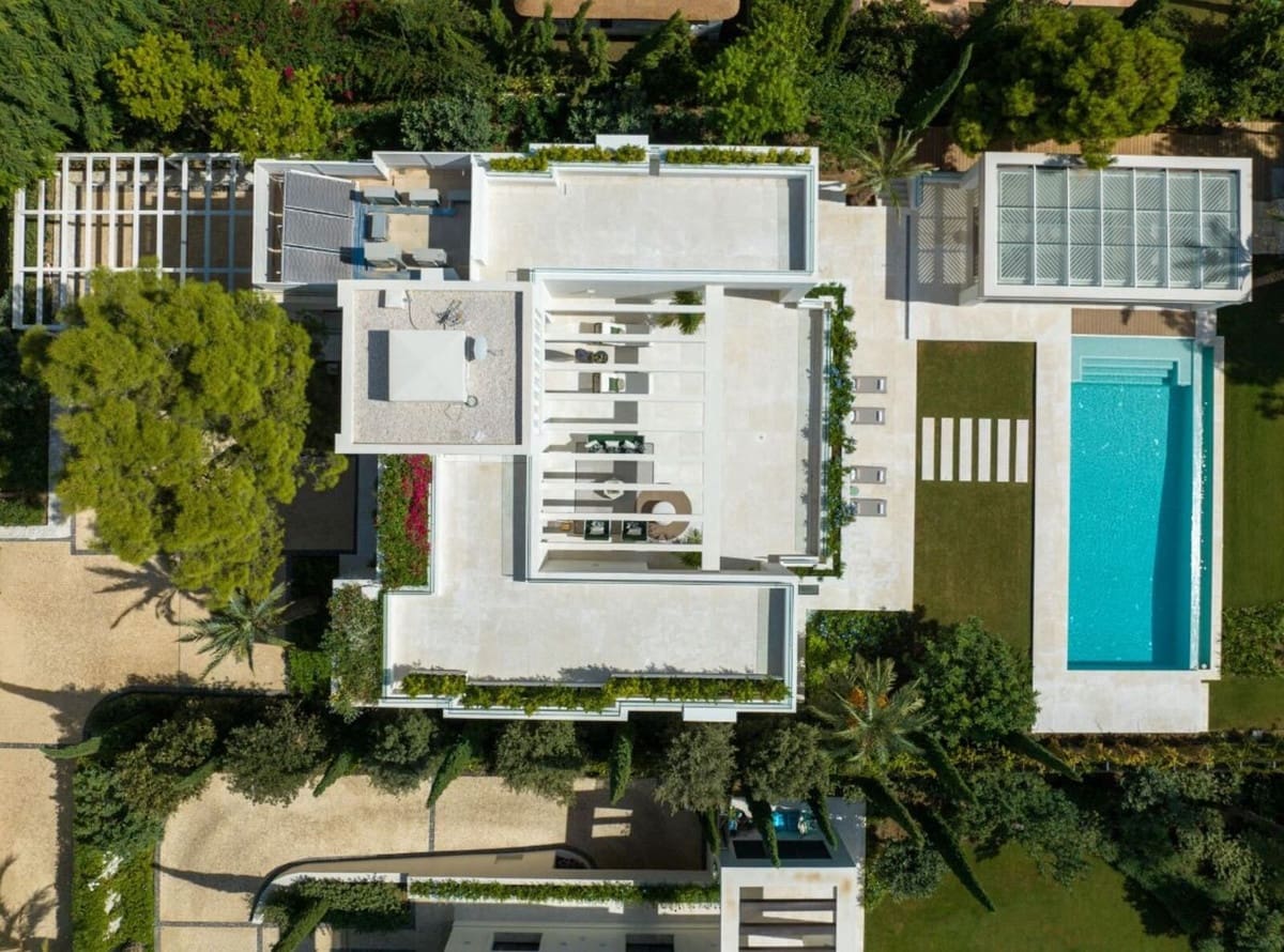 5 bedroom Villa for sale in Golden Mile with pool garage - € 12,950,000 (Ref: 8404272)