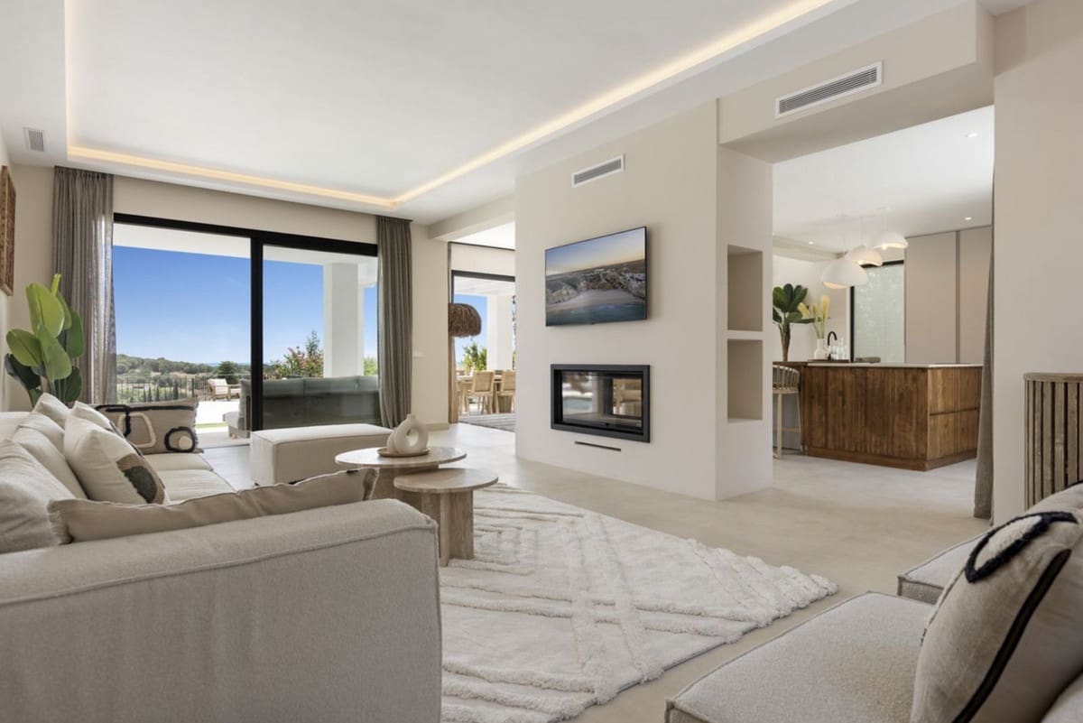 6 bedroom Villa for sale in Benahavis with pool garage - € 3,390,000 (Ref: 8404420)