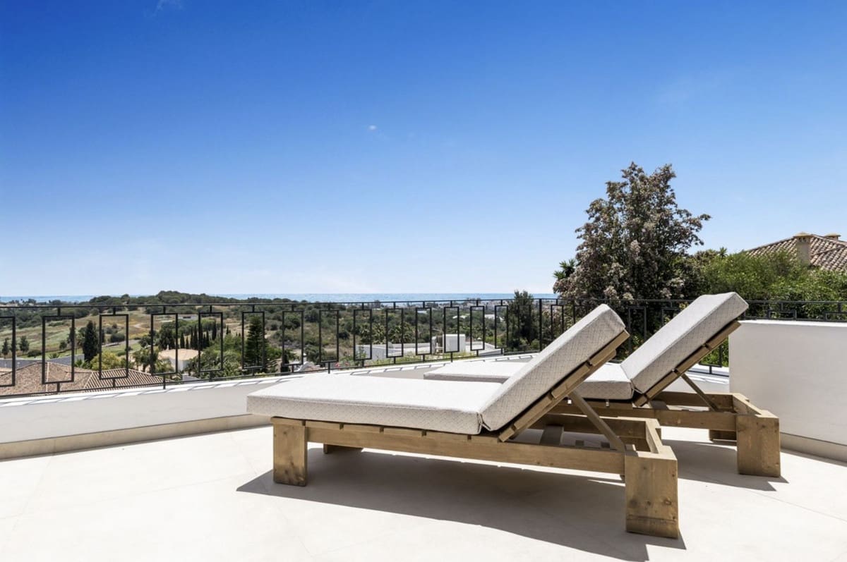 6 bedroom Villa for sale in Benahavis with pool garage - € 3,390,000 (Ref: 8404420)