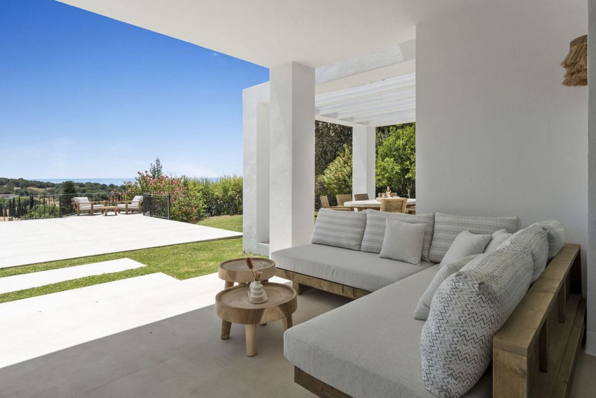 6 bedroom Villa for sale in Benahavis with pool garage - € 3,390,000 (Ref: 8404420)