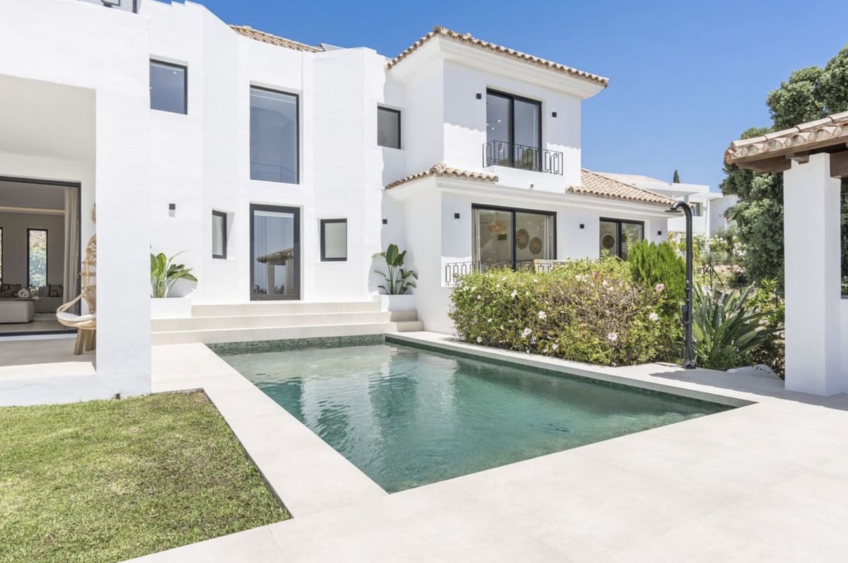 6 bedroom Villa for sale in Benahavis with pool garage - € 3,390,000 (Ref: 8404420)