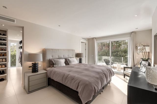 4 soveværelse Villa til salg i Nueva Andalucia, Marbella med swimmingpool garage - € 2.350.000 (Ref: 8410689)