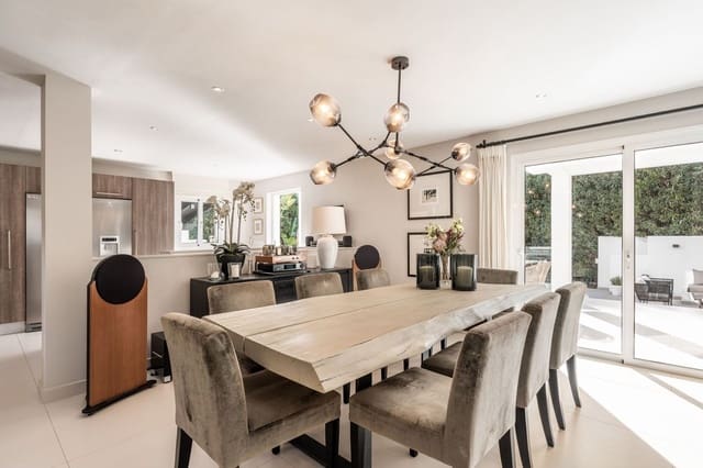 4 Zimmer Villa zu verkaufen in Nueva Andalucia, Marbella mit Pool Garage - 2.350.000 € (Ref: 8410689)