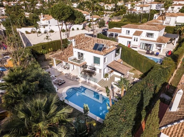 4 Zimmer Villa zu verkaufen in Nueva Andalucia, Marbella mit Pool Garage - 2.350.000 € (Ref: 8410689)