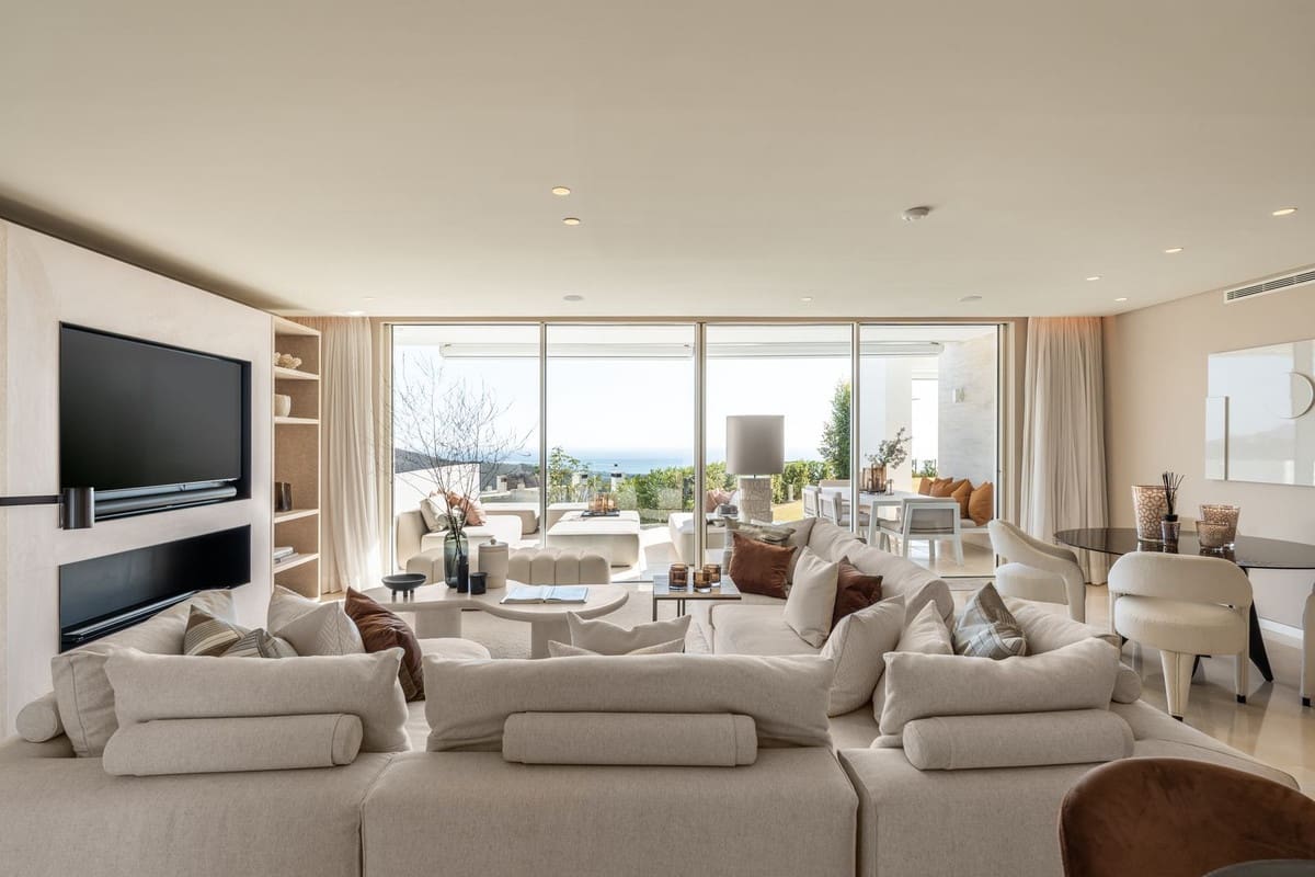 Apartamento de 3 habitaciones en Marbella en venta con piscina - 2.195.000 € (Ref: 8416872)