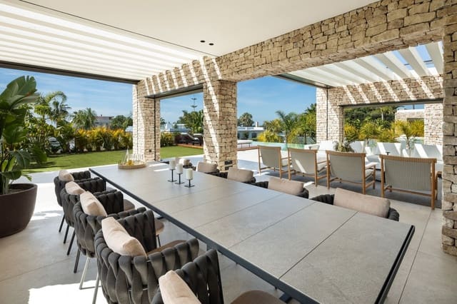 5 makuuhuone Huvila myytävänä paikassa Nueva Andalucia, Marbella mukana uima-altaan 
autotalli - 6 950 000 € (Ref: 8418397)