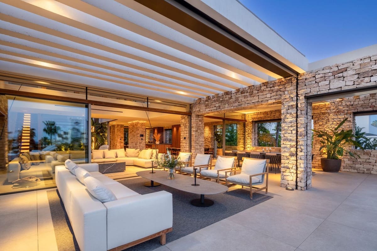 5 sypialnia Willa na sprzedaż w Nueva Andalucia z basenem garażem - 6 950 000 € (Ref: 8418397)