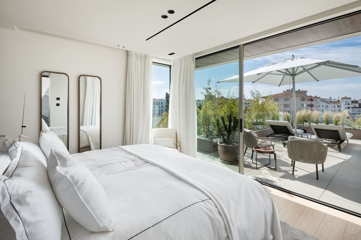 5 sypialnia Willa na sprzedaż w Nueva Andalucia z basenem garażem - 6 950 000 € (Ref: 8418397)