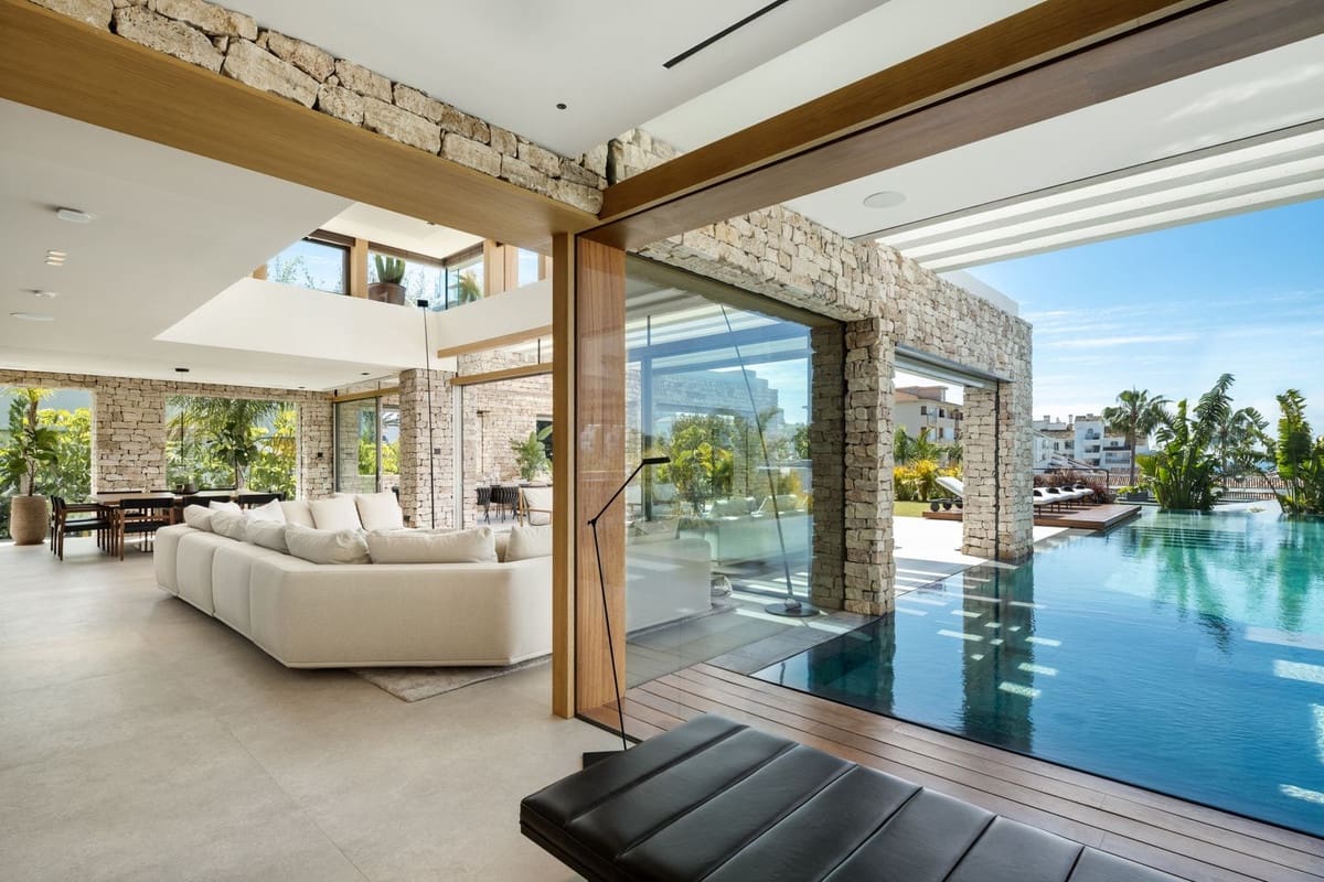 5 sypialnia Willa na sprzedaż w Nueva Andalucia z basenem garażem - 6 950 000 € (Ref: 8418397)