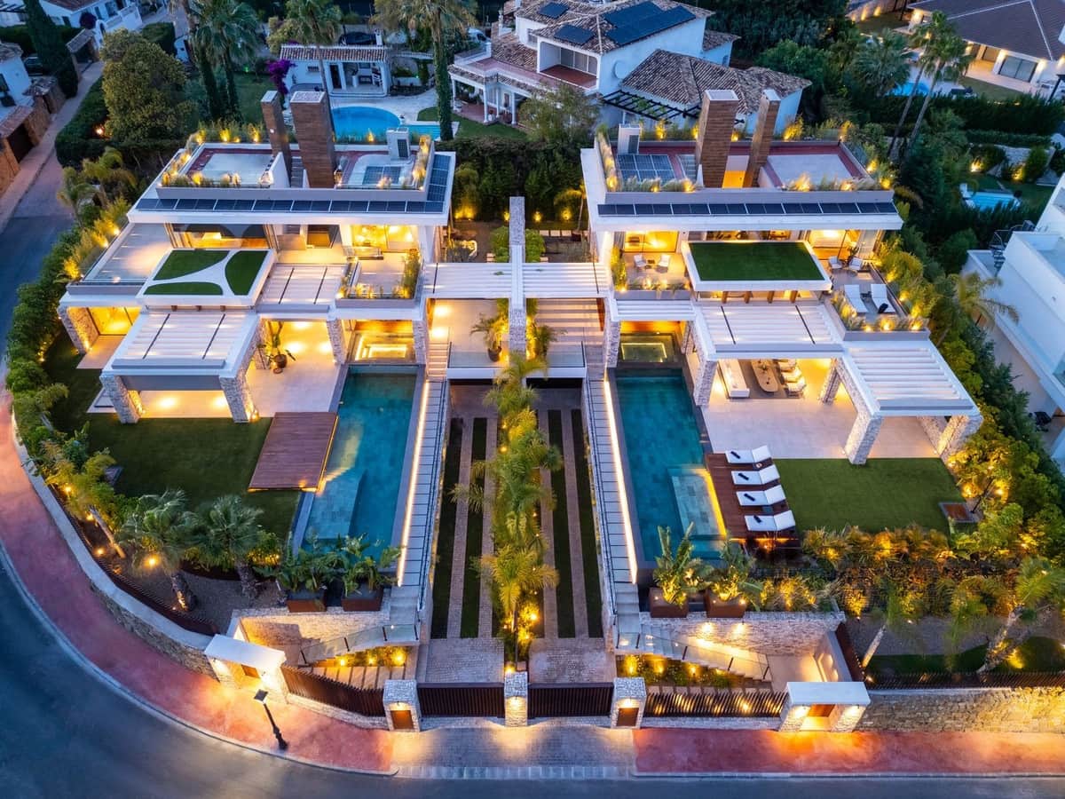 5 sypialnia Willa na sprzedaż w Nueva Andalucia z basenem garażem - 6 950 000 € (Ref: 8418397)