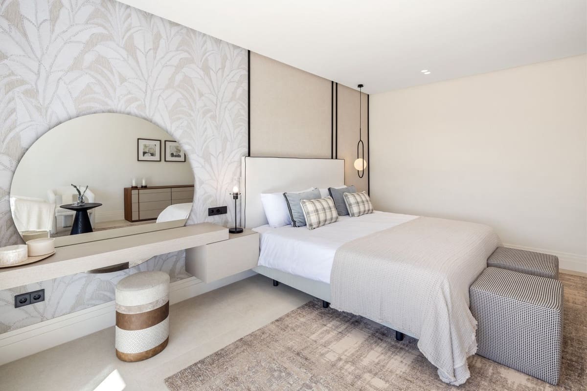 5 bedroom Villa for sale in Marbella with pool garage - € 2,600,000 (Ref: 8420380)