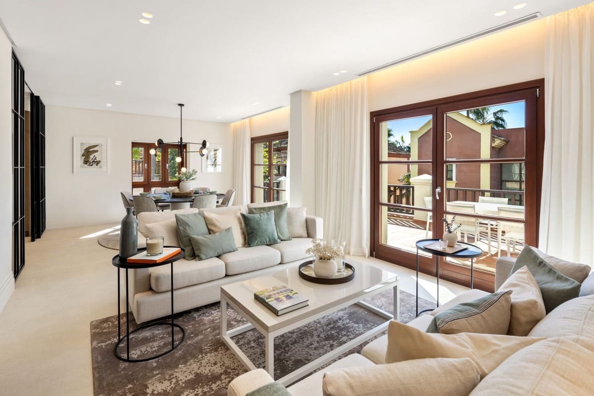 5 sypialnia Willa na sprzedaż w Marbella z basenem garażem - 2 600 000 € (Ref: 8420380)