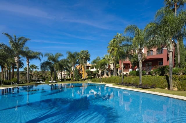 5 sypialnia Willa na sprzedaż w Marbella z basenem garażem - 2 600 000 € (Ref: 8420380)